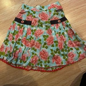 Matilda Jane skirt. Great condition. Size 6. Cute floral Design. Cute pockets